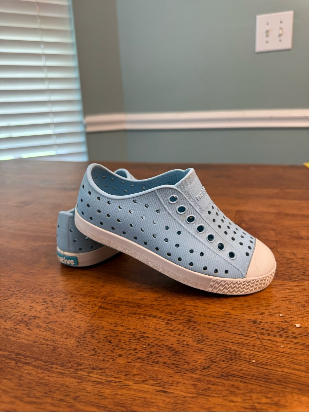 Native Shoes Kids Jefferson Slip On Waterproof Sneakers Skyway Blue size 11